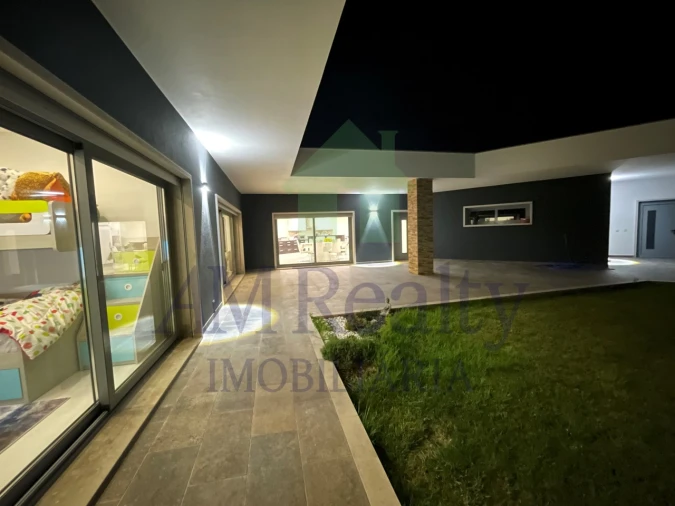 Moradia T4 para Venda em Atouguia da Baleia Foto 17