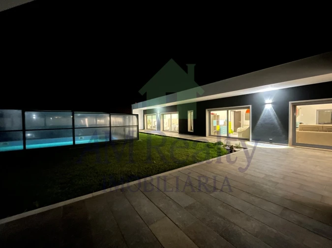 Moradia T4 para Venda em Atouguia da Baleia Foto 64