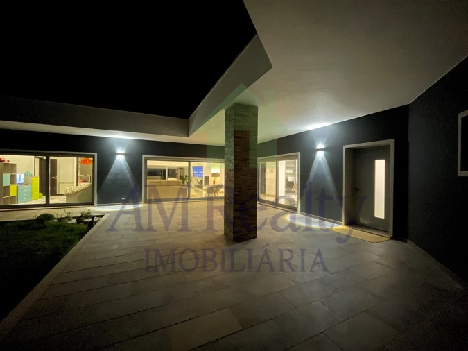 Moradia T4 para Venda em Atouguia da Baleia Foto 94