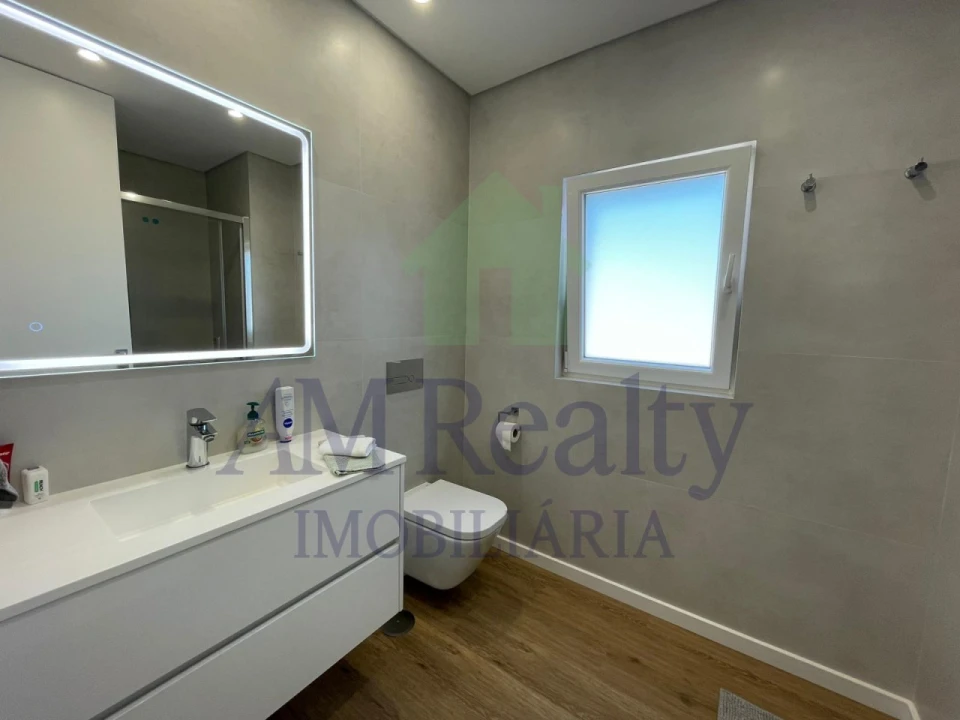 Apartamento T2 para Venda em Bombarral e Vale Covo Foto 10