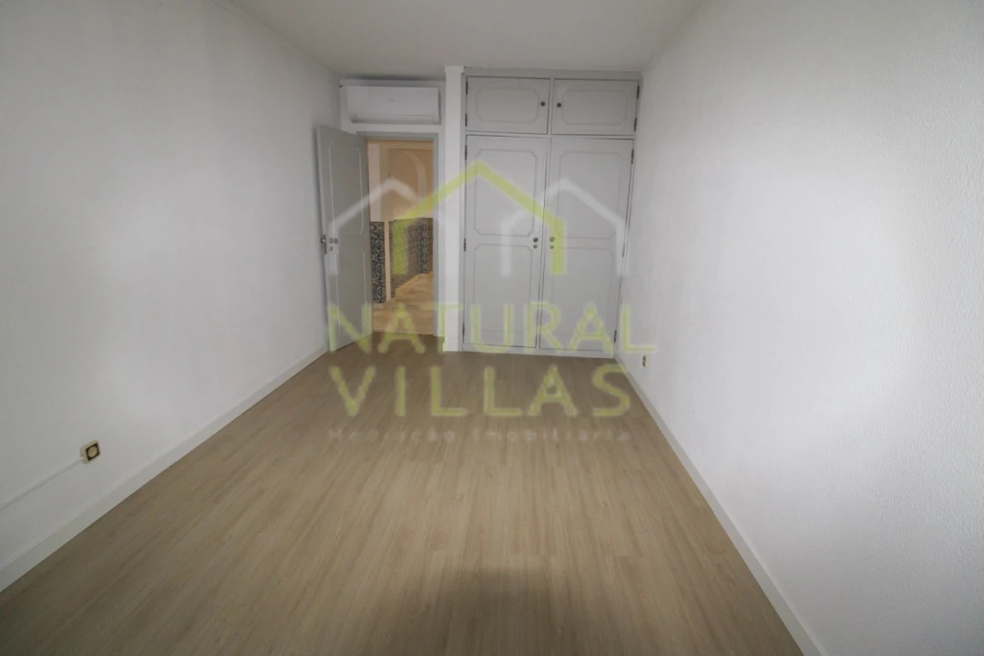 Apartamento T3 para Venda em Faro (Sé e São Pedro) Foto 6