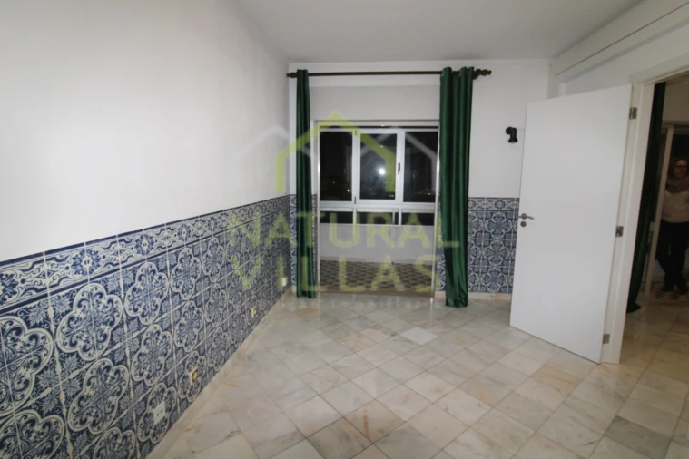 Apartamento T3 para Venda em Faro (Sé e São Pedro) Foto 3