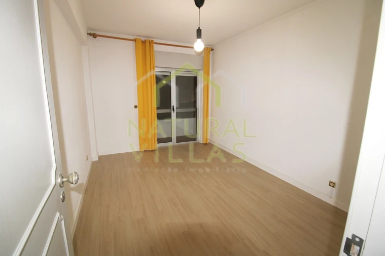 Apartamento T3 para Venda em Faro (Sé e São Pedro) Foto 5