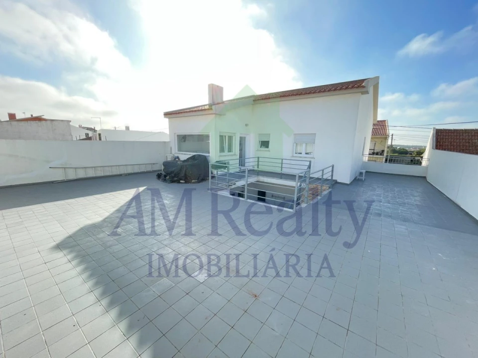 Moradia T6 para Venda em Atouguia da Baleia Foto 1