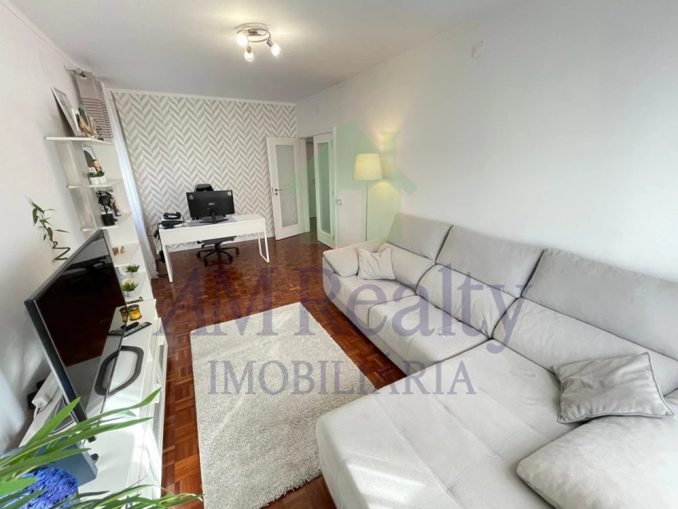 Moradia T6 para Venda em Atouguia da Baleia Foto 7