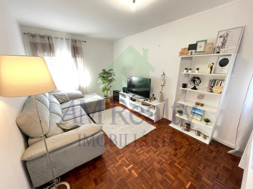 Moradia T6 para Venda em Atouguia da Baleia Foto 6