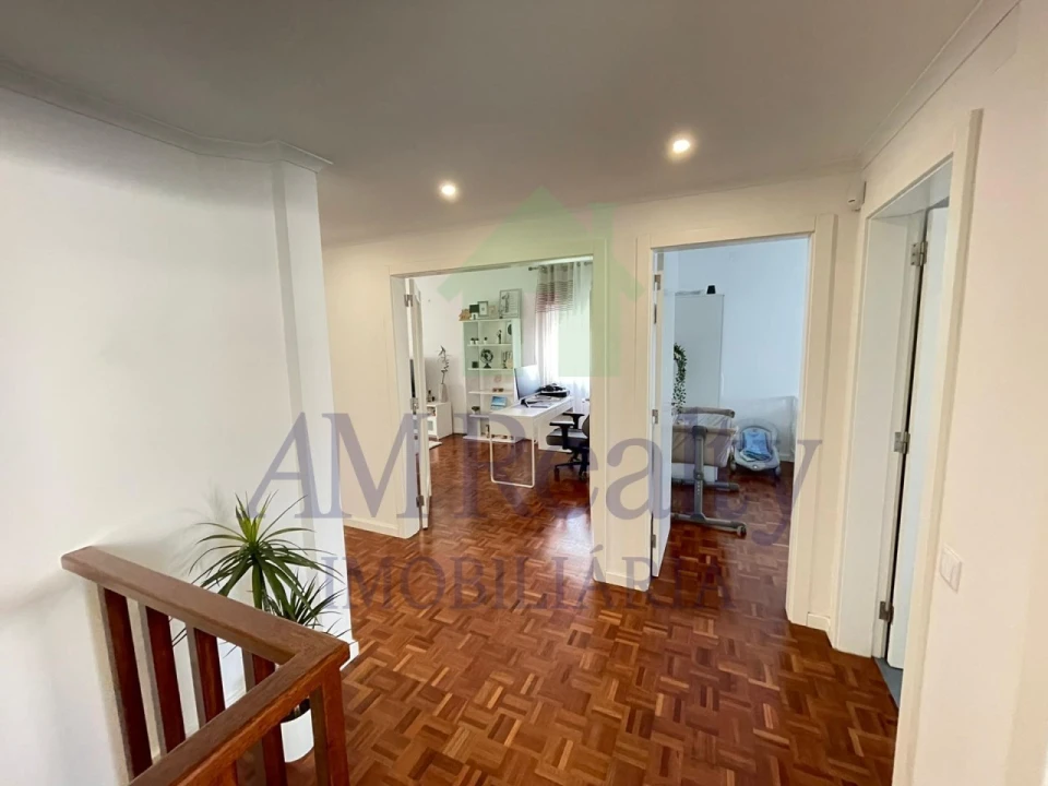 Moradia T6 para Venda em Atouguia da Baleia Foto 9