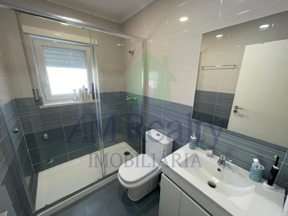 Moradia T6 para Venda em Atouguia da Baleia Foto 11