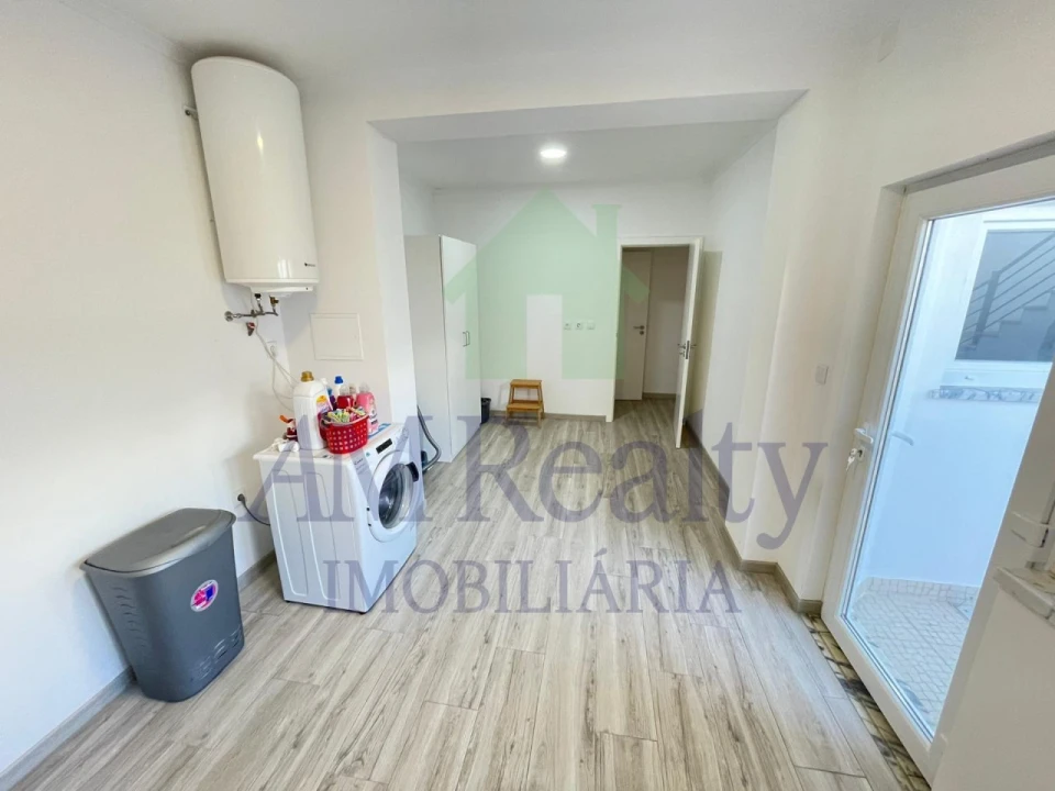 Moradia T6 para Venda em Atouguia da Baleia Foto 19