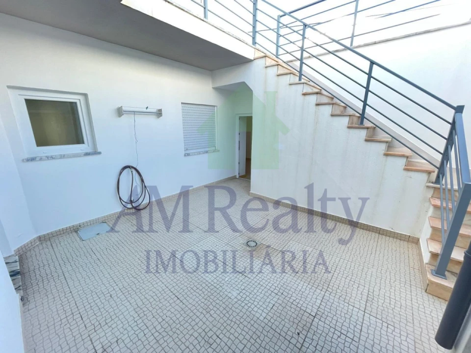 Moradia T6 para Venda em Atouguia da Baleia Foto 25