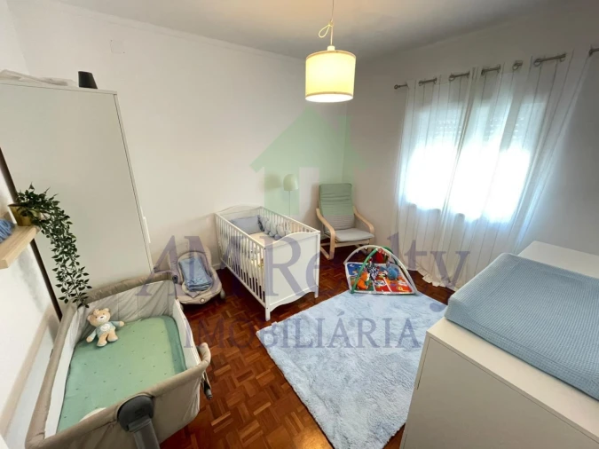 Moradia T6 para Venda em Atouguia da Baleia Foto 8