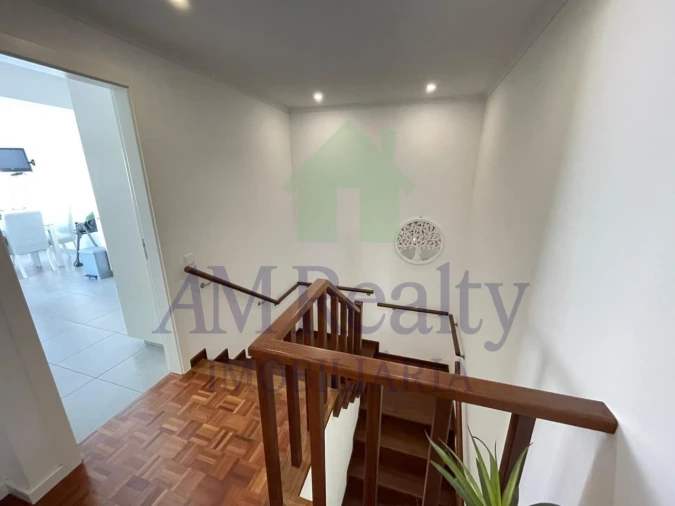 Moradia T6 para Venda em Atouguia da Baleia Foto 10