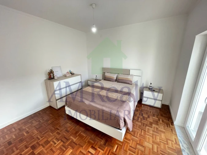 Moradia T6 para Venda em Atouguia da Baleia Foto 16