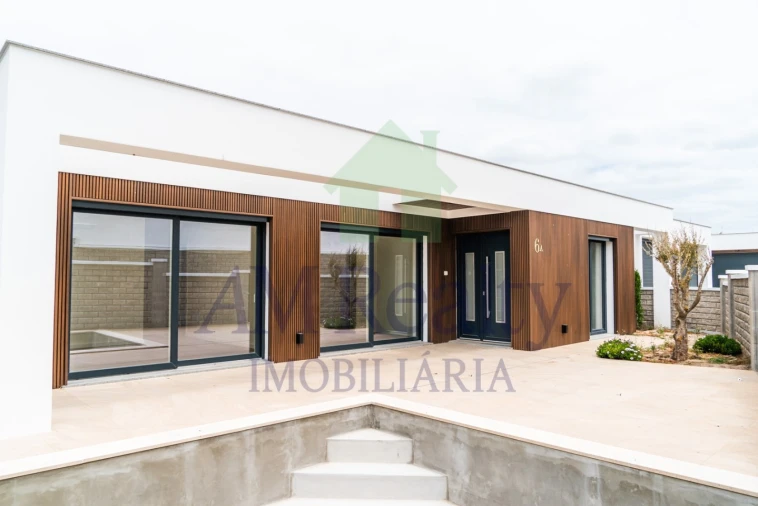 Moradia T3 para Venda em Lourinhã e Atalaia Foto 1