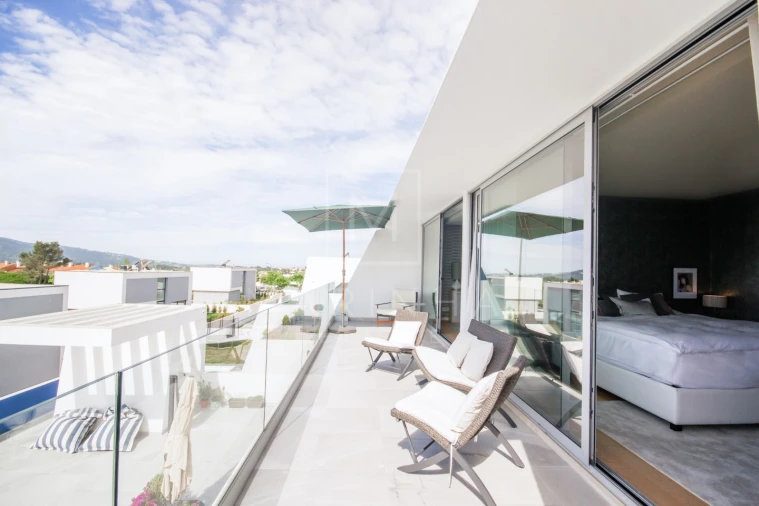 Moradia T5 para Venda em Santa Maria e São Miguel, São Martinho, São Pedro Penaferrim Foto 6