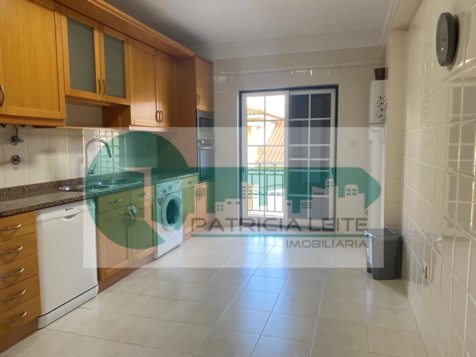 Apartamento T2 para Arrendamento em Moita Foto 4