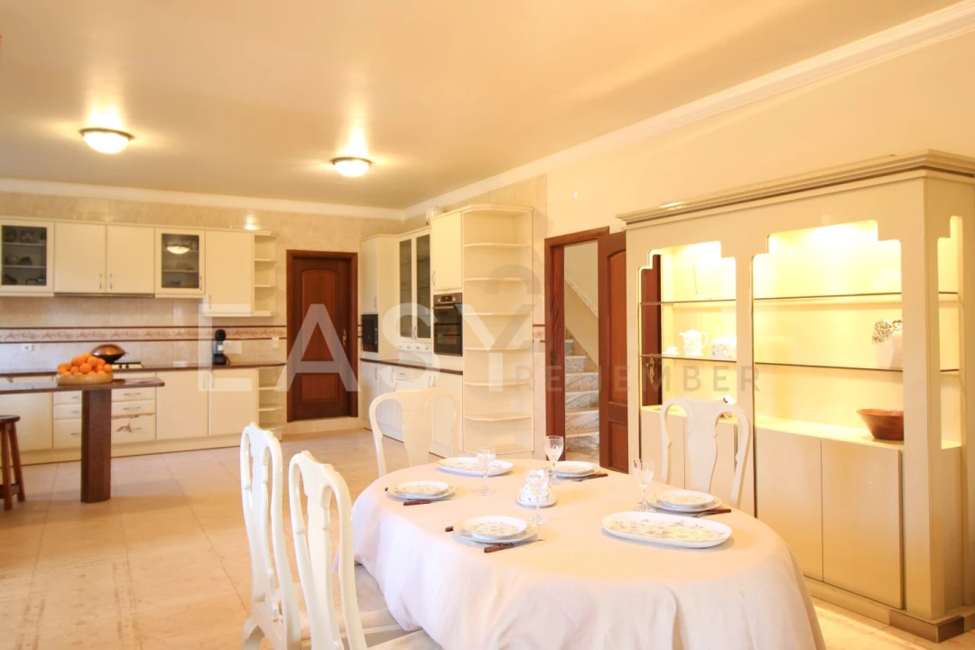 Moradia T5 para Venda em Silves Foto 9