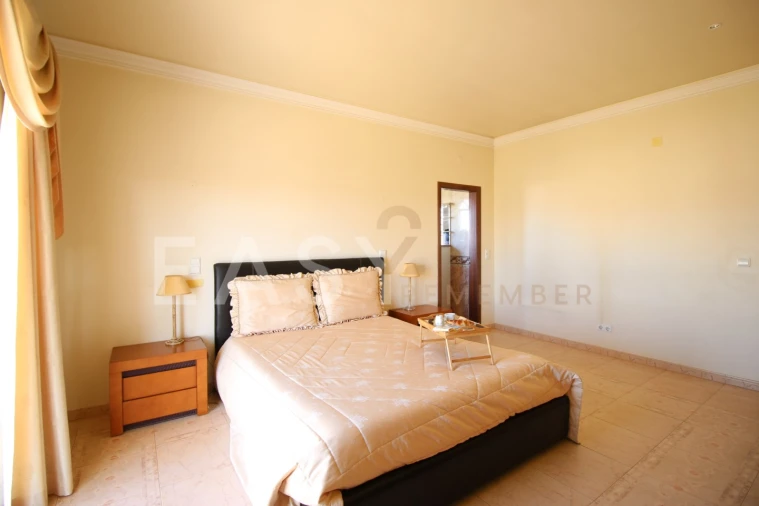 Moradia T5 para Venda em Silves Foto 23