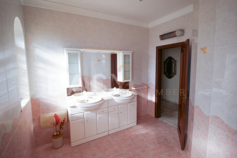 Moradia T5 para Venda em Silves Foto 35