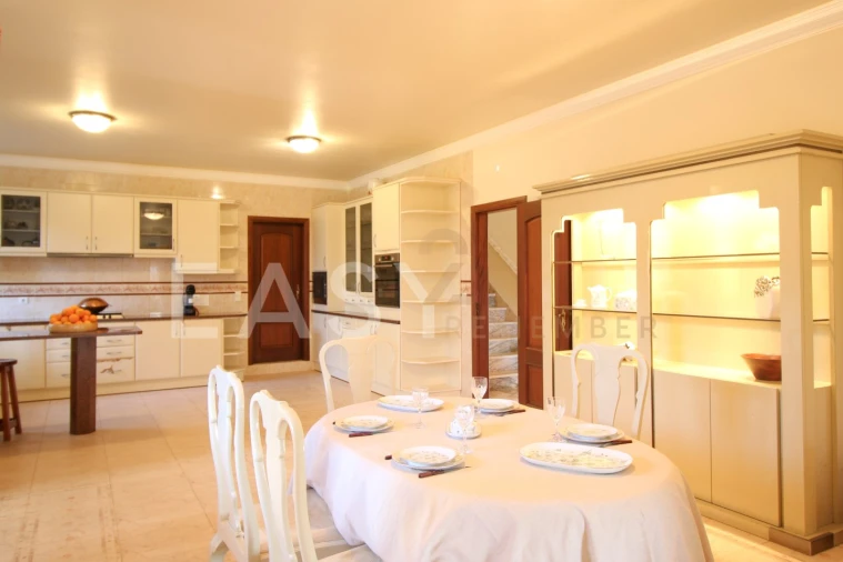 Moradia T5 para Venda em Silves Foto 9