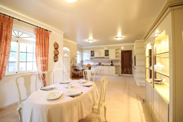 Moradia T5 para Venda em Silves Foto 10