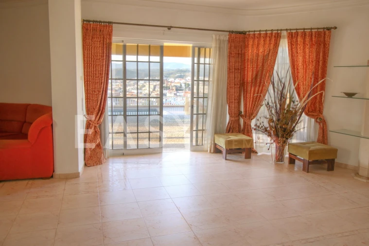 Moradia T5 para Venda em Silves Foto 4