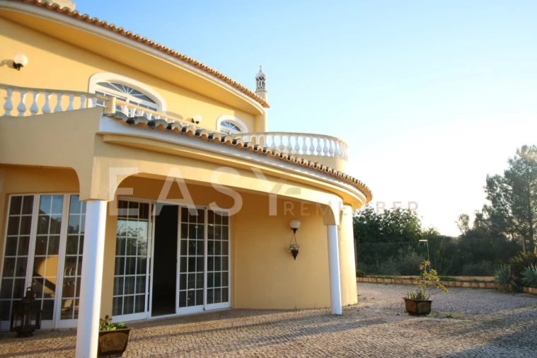 Moradia T5 para Venda em Silves Foto 13