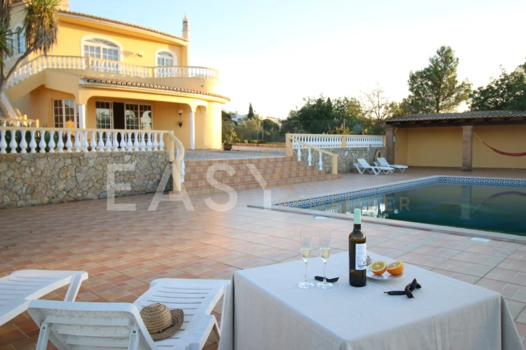 Moradia T5 para Venda em Silves Foto 3