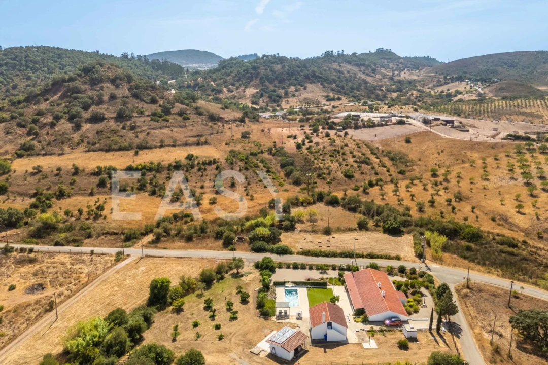 Moradia T4 para Venda em São Bartolomeu de Messines Foto 16