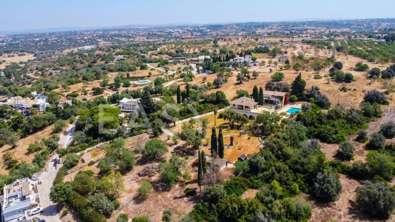 Moradia T7 para Venda em Guia Foto 3