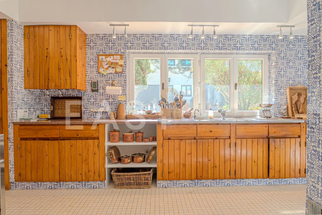 Moradia T7 para Venda em Guia Foto 8