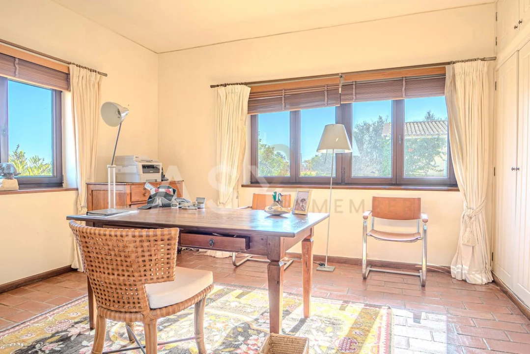 Moradia T7 para Venda em Guia Foto 23