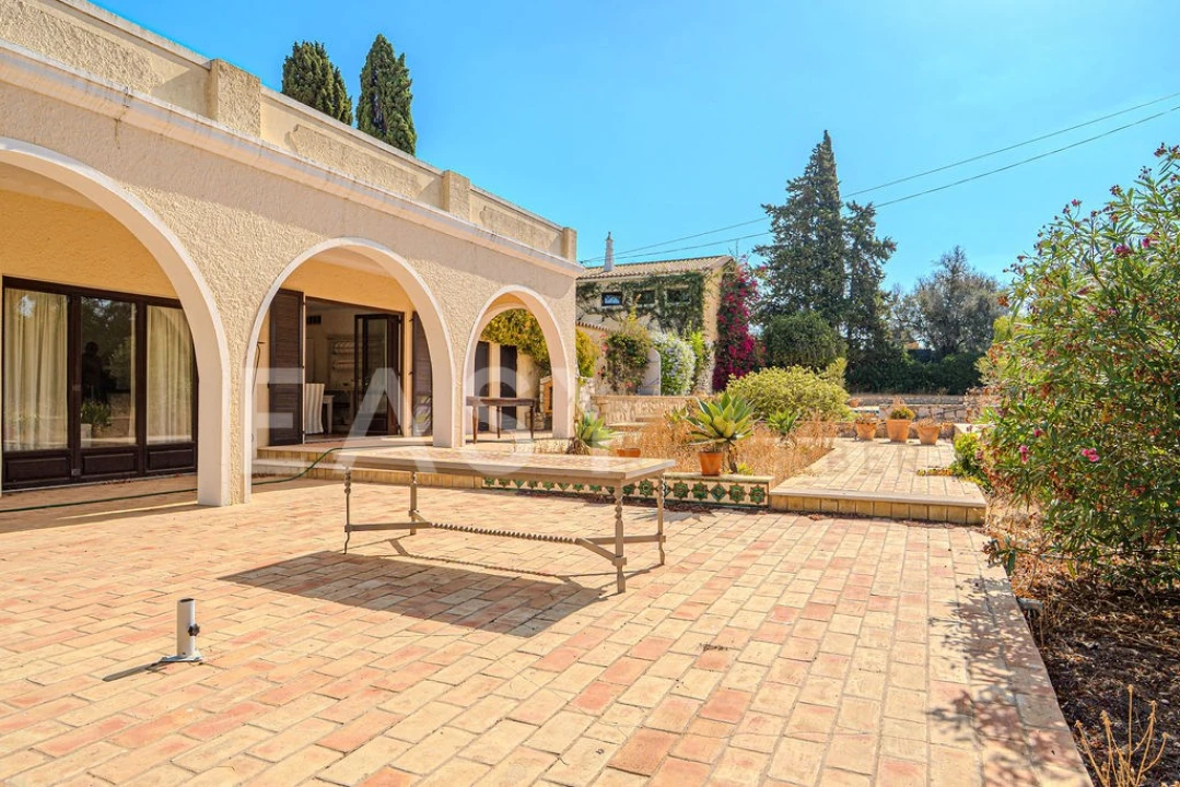 Moradia T7 para Venda em Guia Foto 41