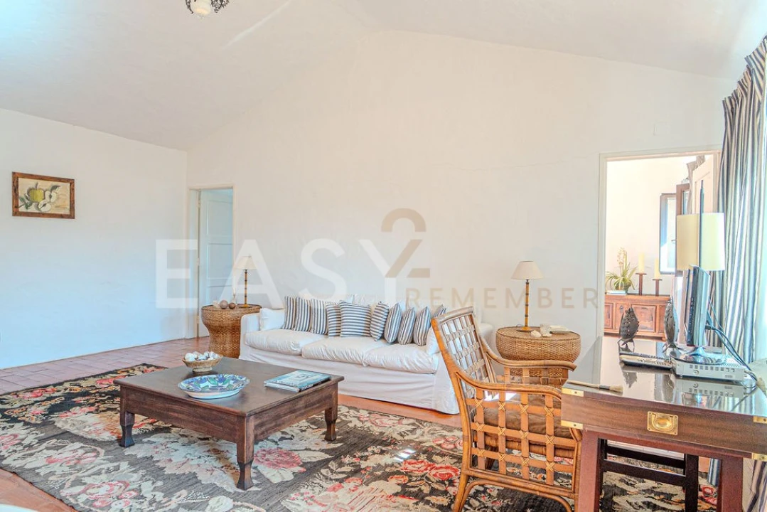 Moradia T7 para Venda em Guia Foto 50