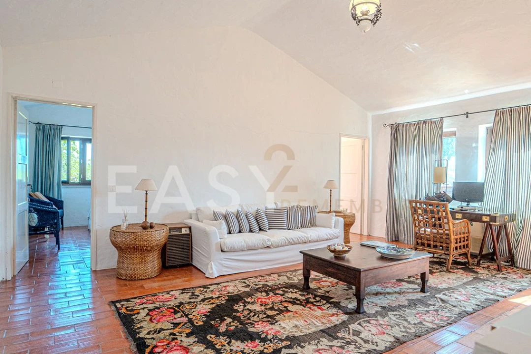 Moradia T7 para Venda em Guia Foto 52