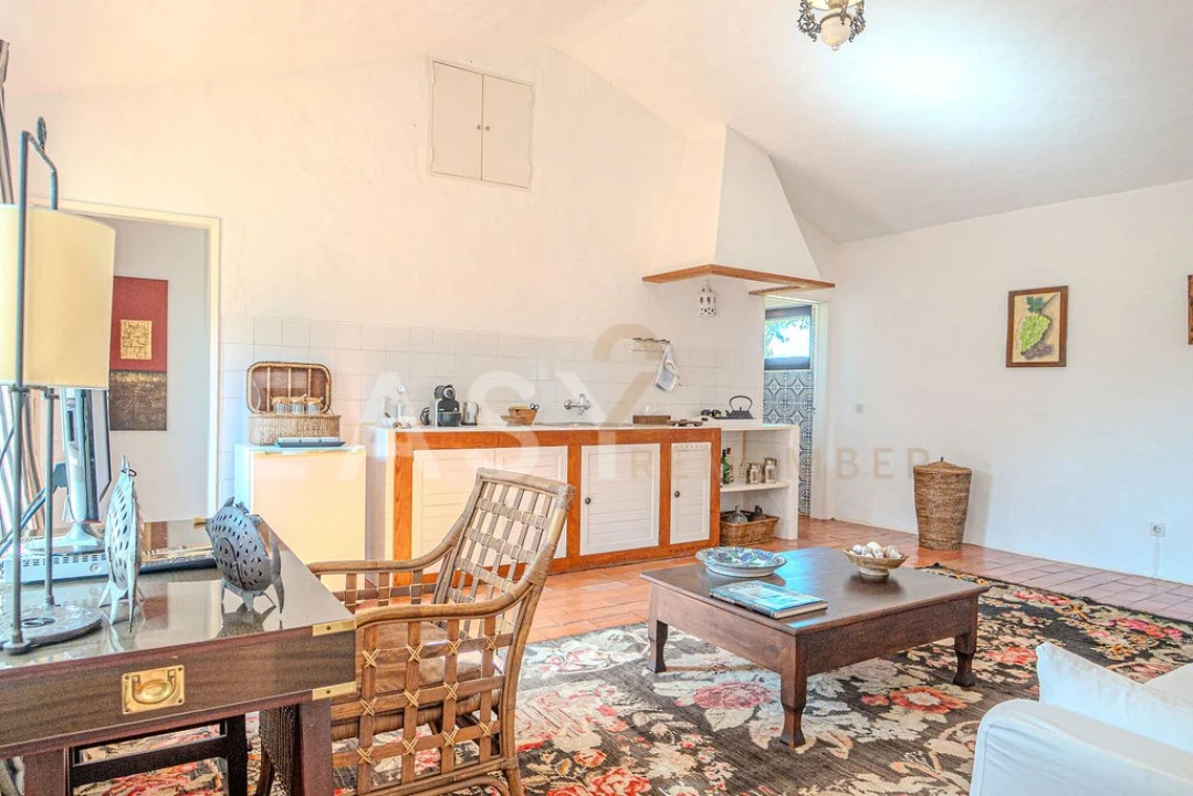 Moradia T7 para Venda em Guia Foto 57