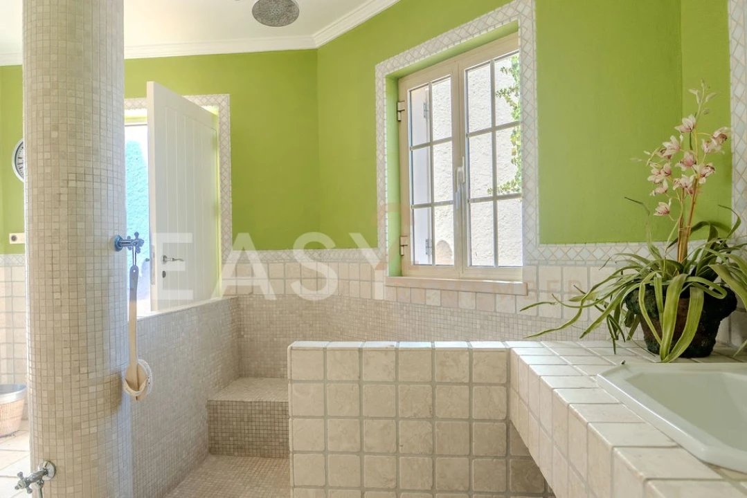 Moradia T7 para Venda em Guia Foto 62