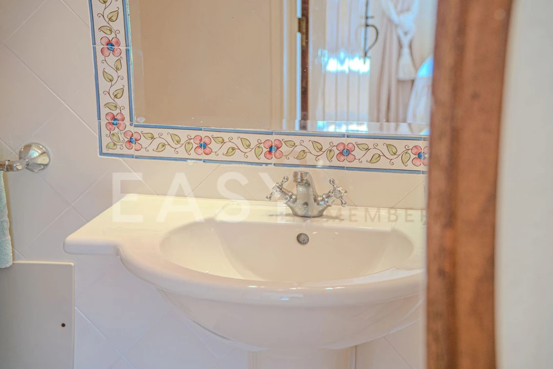 Moradia T7 para Venda em Guia Foto 78