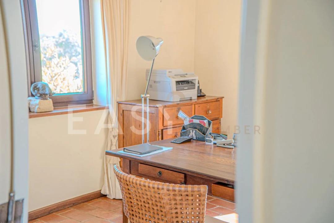 Moradia T7 para Venda em Guia Foto 81