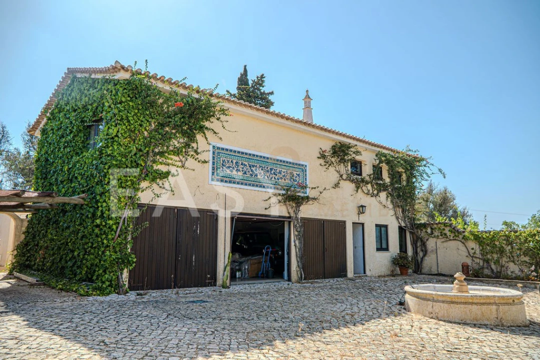 Moradia T7 para Venda em Guia Foto 119