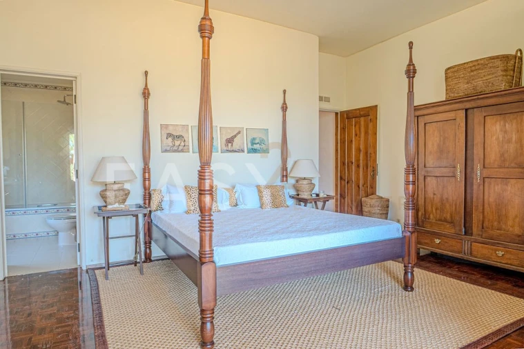 Moradia T7 para Venda em Guia Foto 15