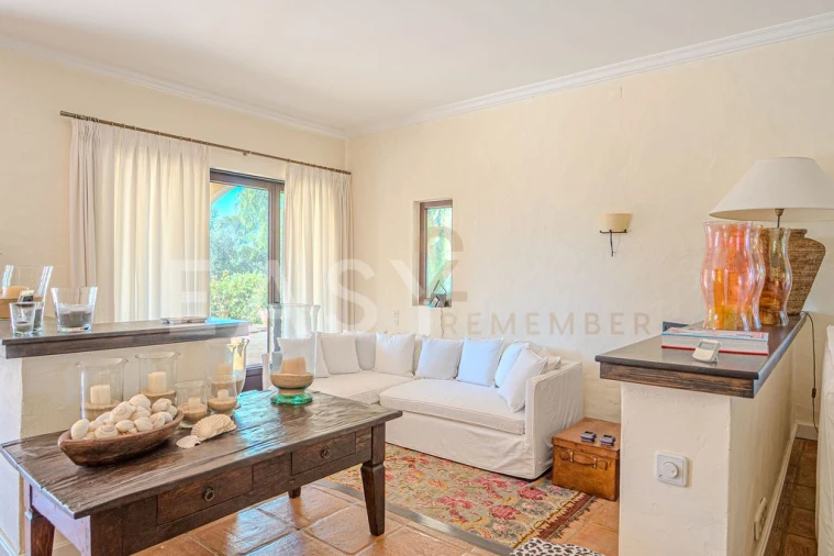 Moradia T7 para Venda em Guia Foto 20