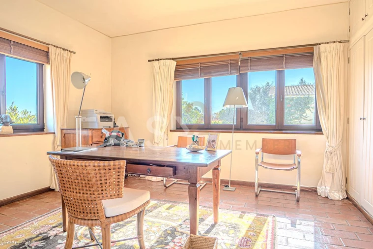 Moradia T7 para Venda em Guia Foto 23