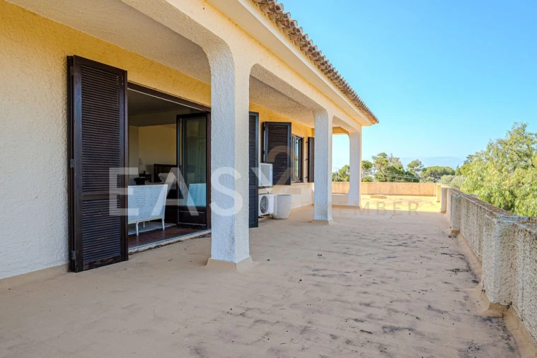 Moradia T7 para Venda em Guia Foto 30