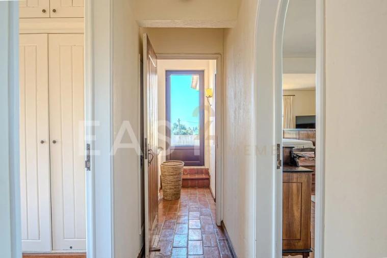 Moradia T7 para Venda em Guia Foto 36