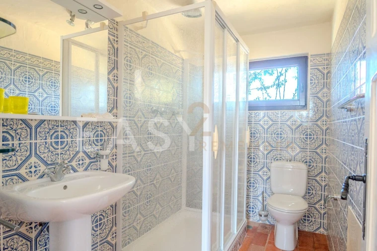 Moradia T7 para Venda em Guia Foto 49