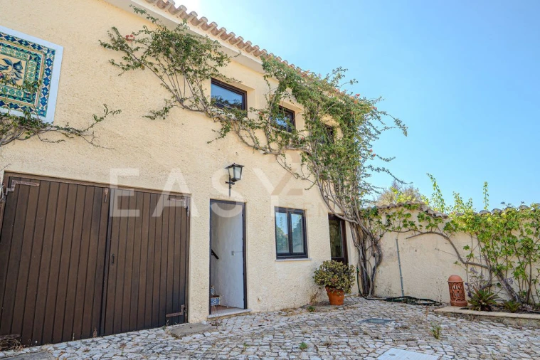 Moradia T7 para Venda em Guia Foto 58