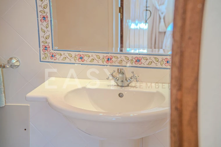 Moradia T7 para Venda em Guia Foto 78