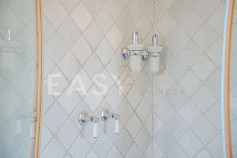 Moradia T7 para Venda em Guia Foto 87