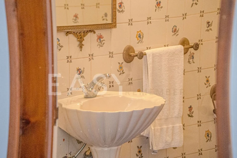 Moradia T7 para Venda em Guia Foto 90